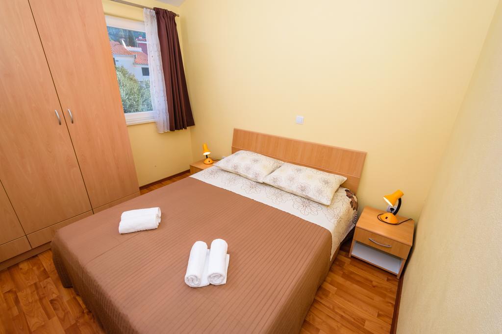 Apartments Galeb Blace Exterior foto